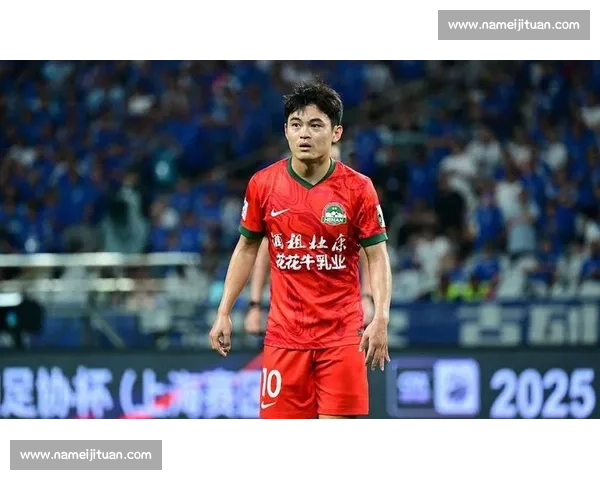 缝八针仍头球破门！黄紫昌带伤血战成铁汉