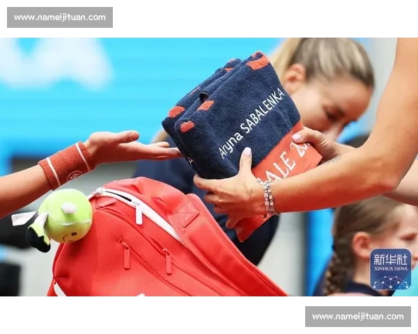 德约发声力挺萨巴：专注训练，澄清无意冒犯高芙